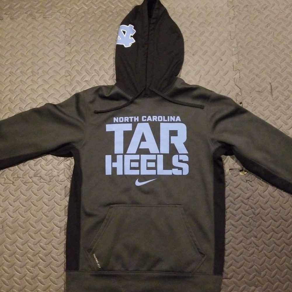 Mens Nike North Carolina Tar Heels hoodie